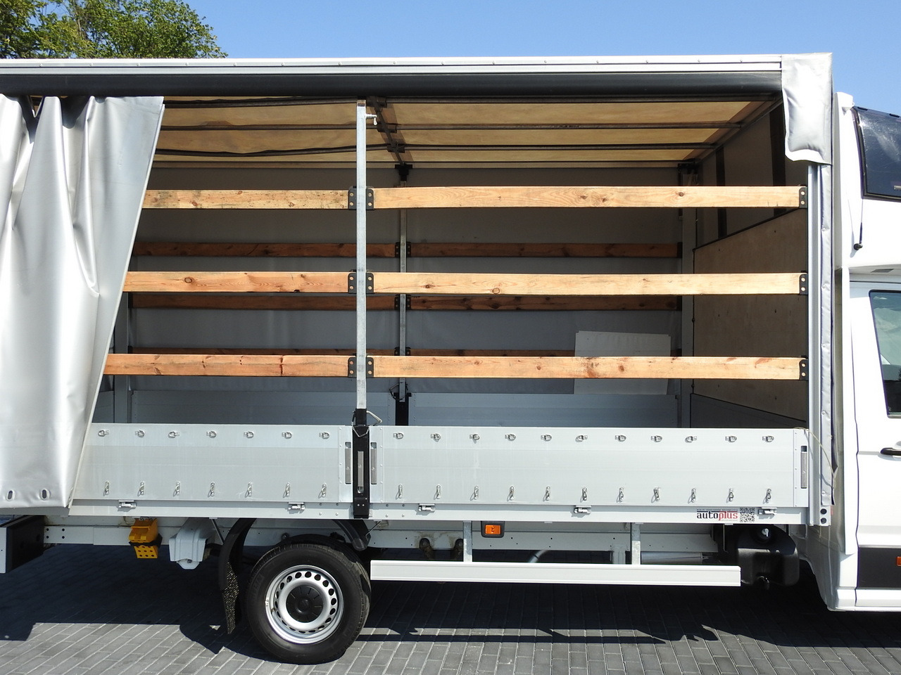 Leasing of VOLKSWAGEN CRAFTER TARPAULIN 10 PALLETS WEBASTO CRUISE CONTROL AIR CONDITIONING LED LIGHTS  180HP VOLKSWAGEN CRAFTER TARPAULIN 10 PALLETS WEBASTO CRUISE CONTROL AIR CONDITIONING LED LIGHTS  180HP: picture 23