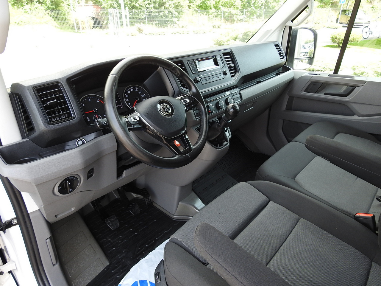 VOLKSWAGEN CRAFTER TARPAULIN LIFT 8 PALLETS WEBASTO CRUISE CONTROL 180HP - Curtain side van: picture 2 VOLKSWAGEN CRAFTER TARPAULIN LIFT 8 PALLETS WEBASTO CRUISE CONTROL 180HP - Curtain side van: picture 2