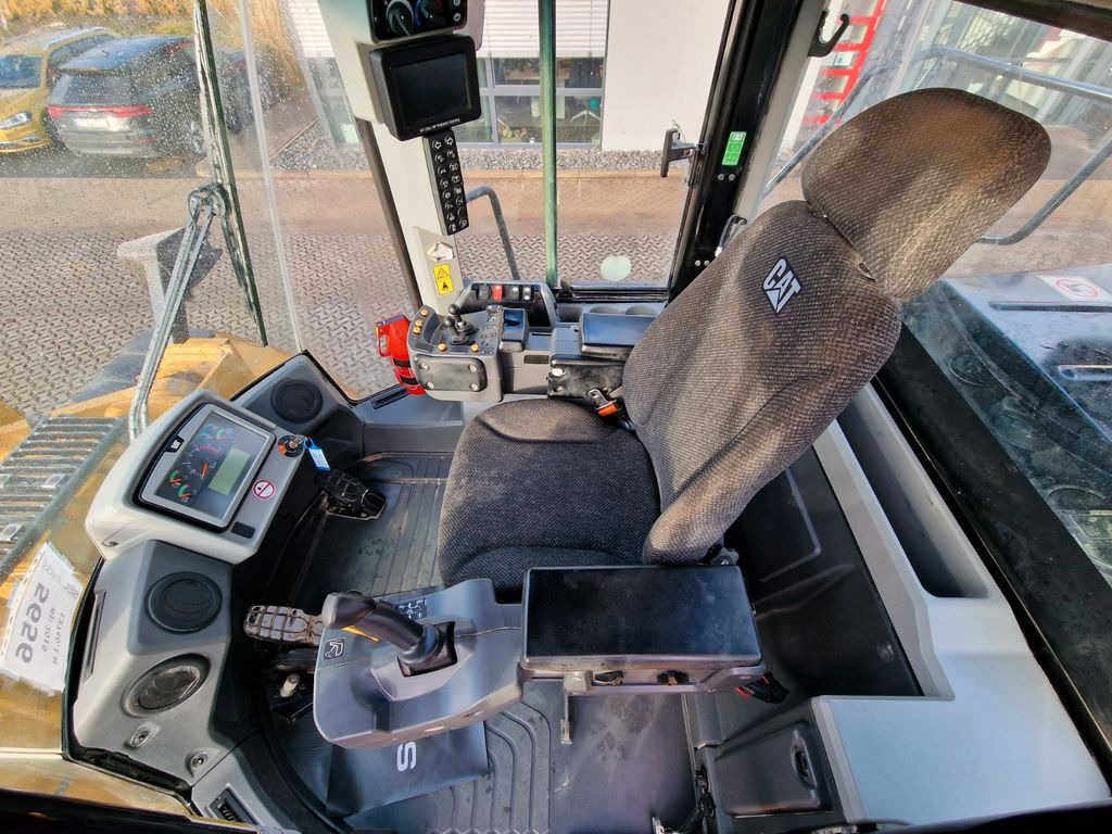 Wheel loader CAT 972MXE: picture 18