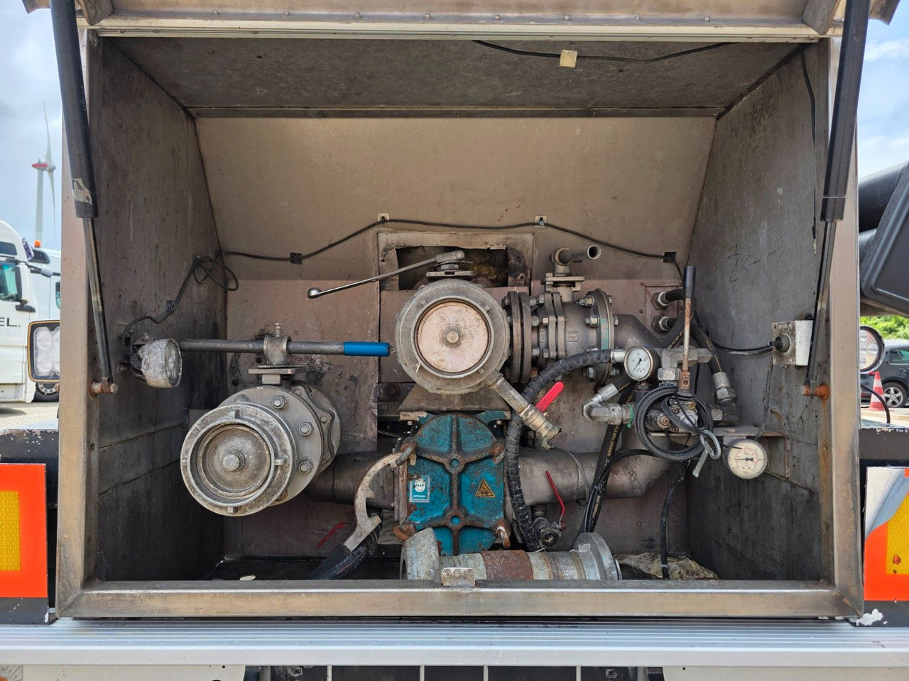 Tank semi-trailer Eurotank STN27: picture 14 Tank semi-trailer Eurotank STN27: picture 14