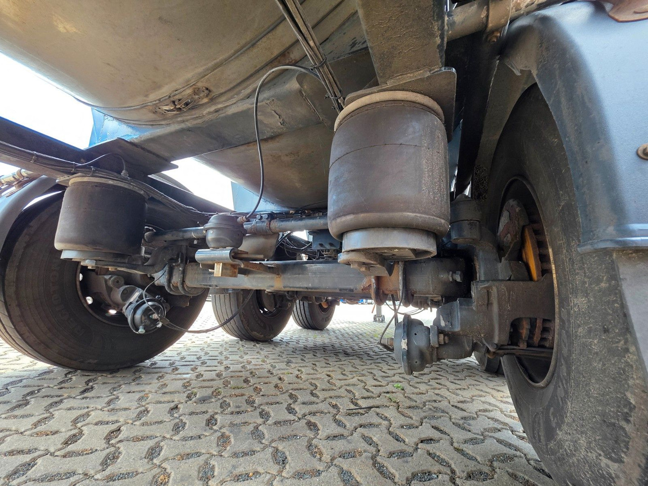 Tank semi-trailer Eurotank STN27: picture 19 Tank semi-trailer Eurotank STN27: picture 19