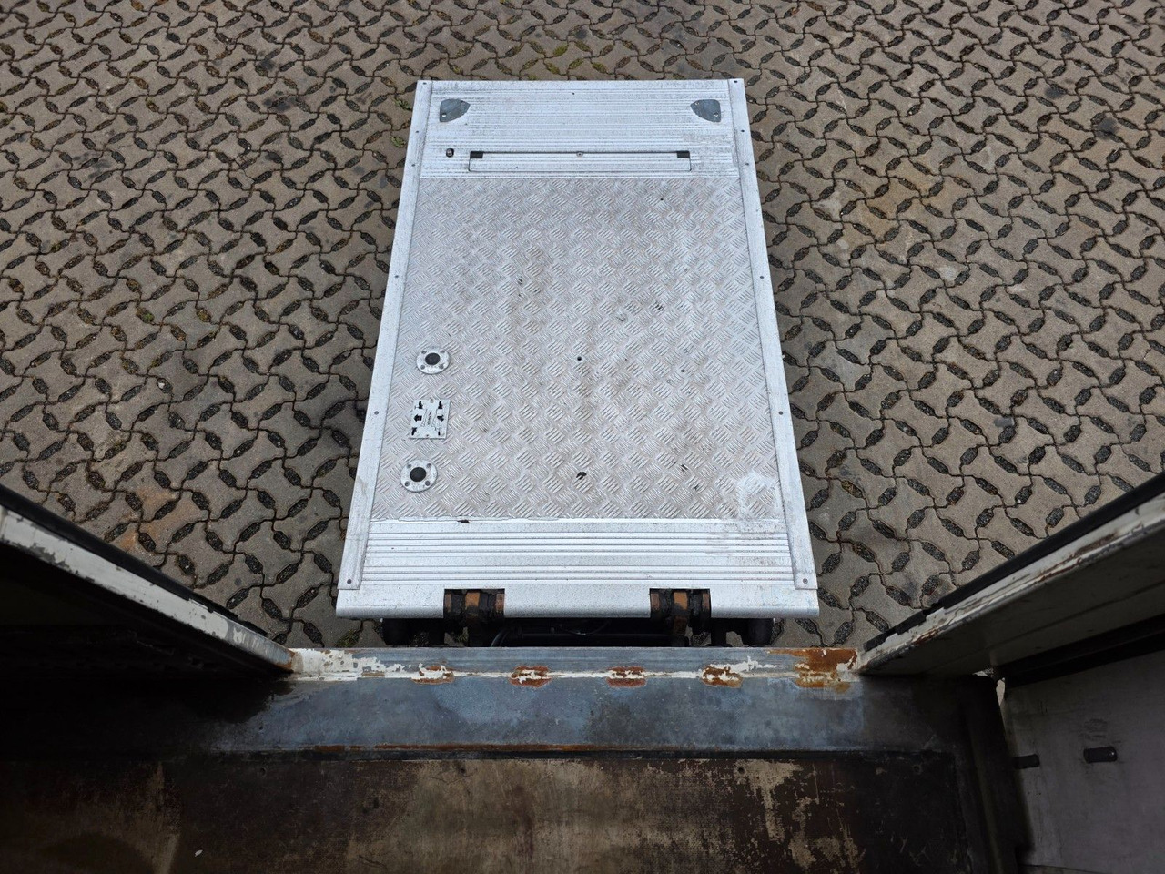 Curtain side van Iveco Daily 70C18 Hi-Matic / Ladebordwand / 3 Sitzen: picture 10