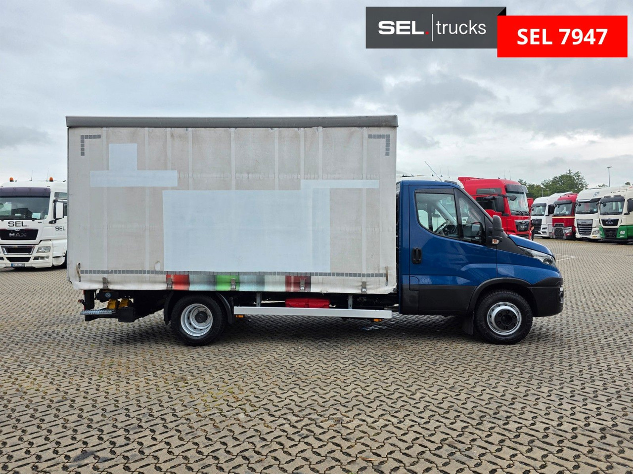 Iveco Daily 70C18 Hi-Matic / Ladebordwand / 3 Sitzen - Curtain side van: picture 4 Iveco Daily 70C18 Hi-Matic / Ladebordwand / 3 Sitzen - Curtain side van: picture 4