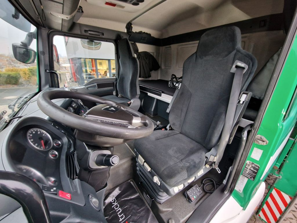 Crane truck MAN TGM 18.340 4X2 BL /Standklima/HIAB 144 GLAS MAN TGM 18.340 4X2 BL /Standklima/HIAB 144 GLAS: picture 16 Crane truck MAN TGM 18.340 4X2 BL /Standklima/HIAB 144 GLAS MAN TGM 18.340 4X2 BL /Standklima/HIAB 144 GLAS: picture 16