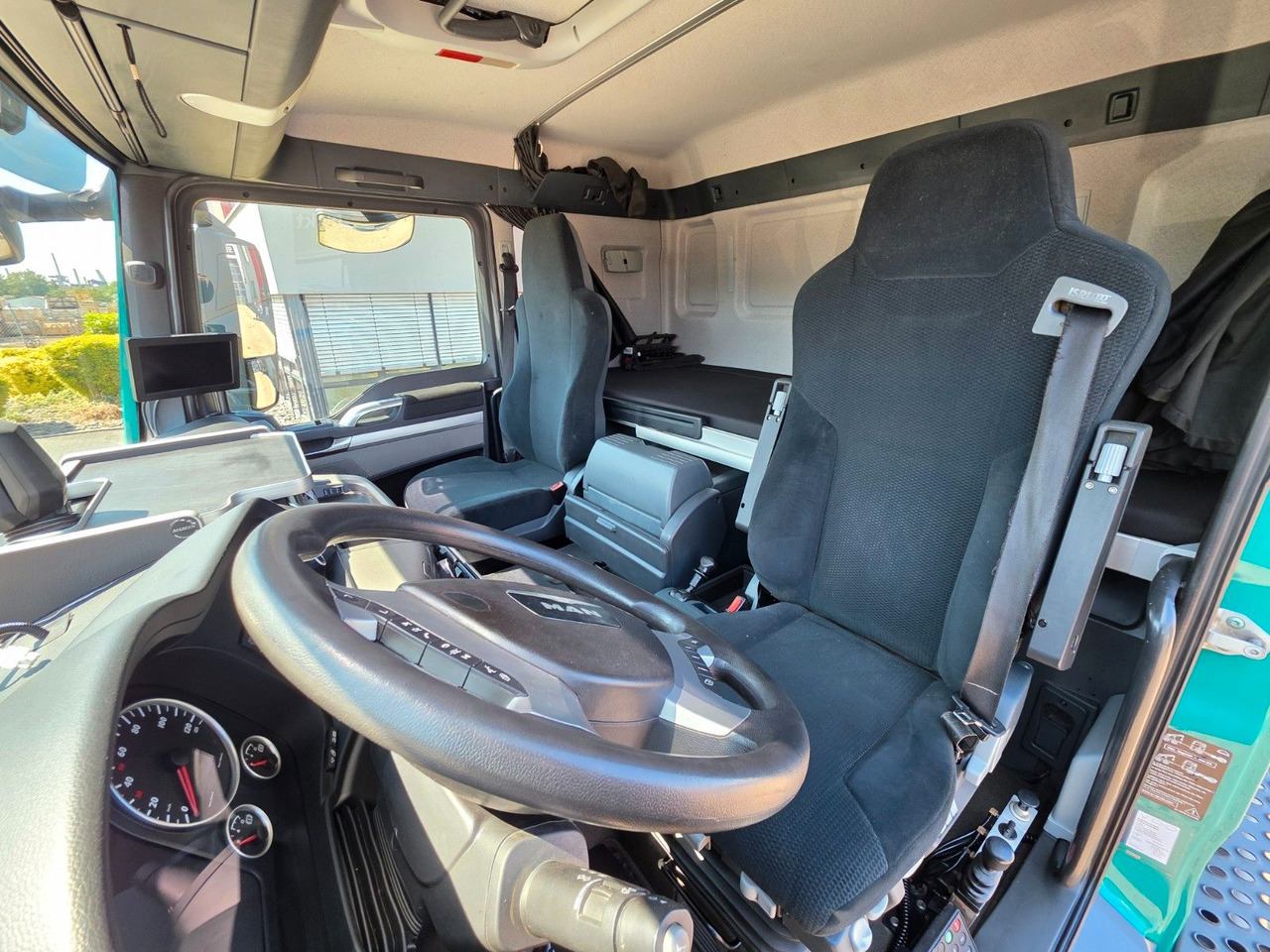 Tipper, Crane truck MAN TGS 28.480 6X4H-4 BL /HIAB /Fernbed. / Lenkachse: picture 17 Tipper, Crane truck MAN TGS 28.480 6X4H-4 BL /HIAB /Fernbed. / Lenkachse: picture 17