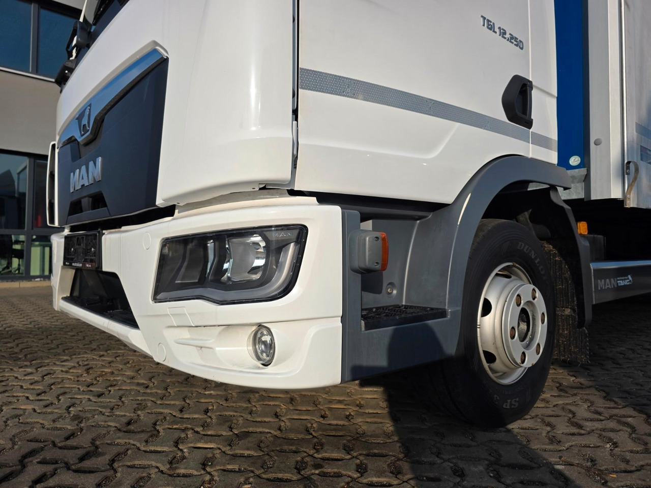 Curtainsider truck MAN TGX 12.250 4X2 BL CH / Totwinkelkamera / 6E: picture 48