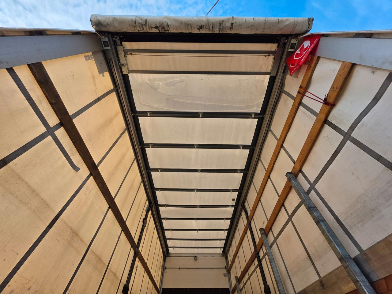 Curtainsider truck MAN TGX 12.250 4X2 BL CH / Totwinkelkamera / 6E: picture 16