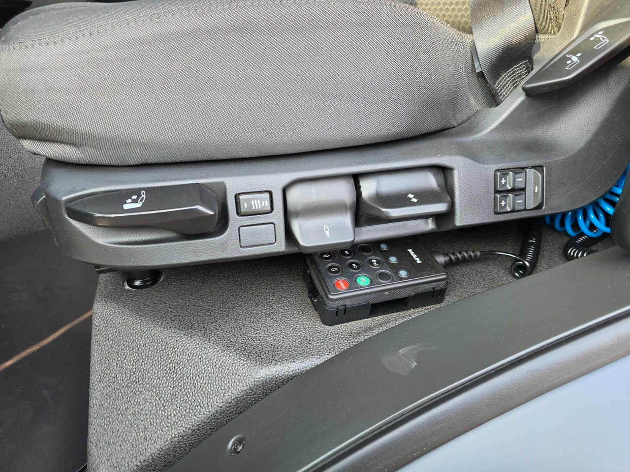 Curtainsider truck MAN TGX 12.250 4X2 BL CH / Totwinkelkamera / 6E: picture 41