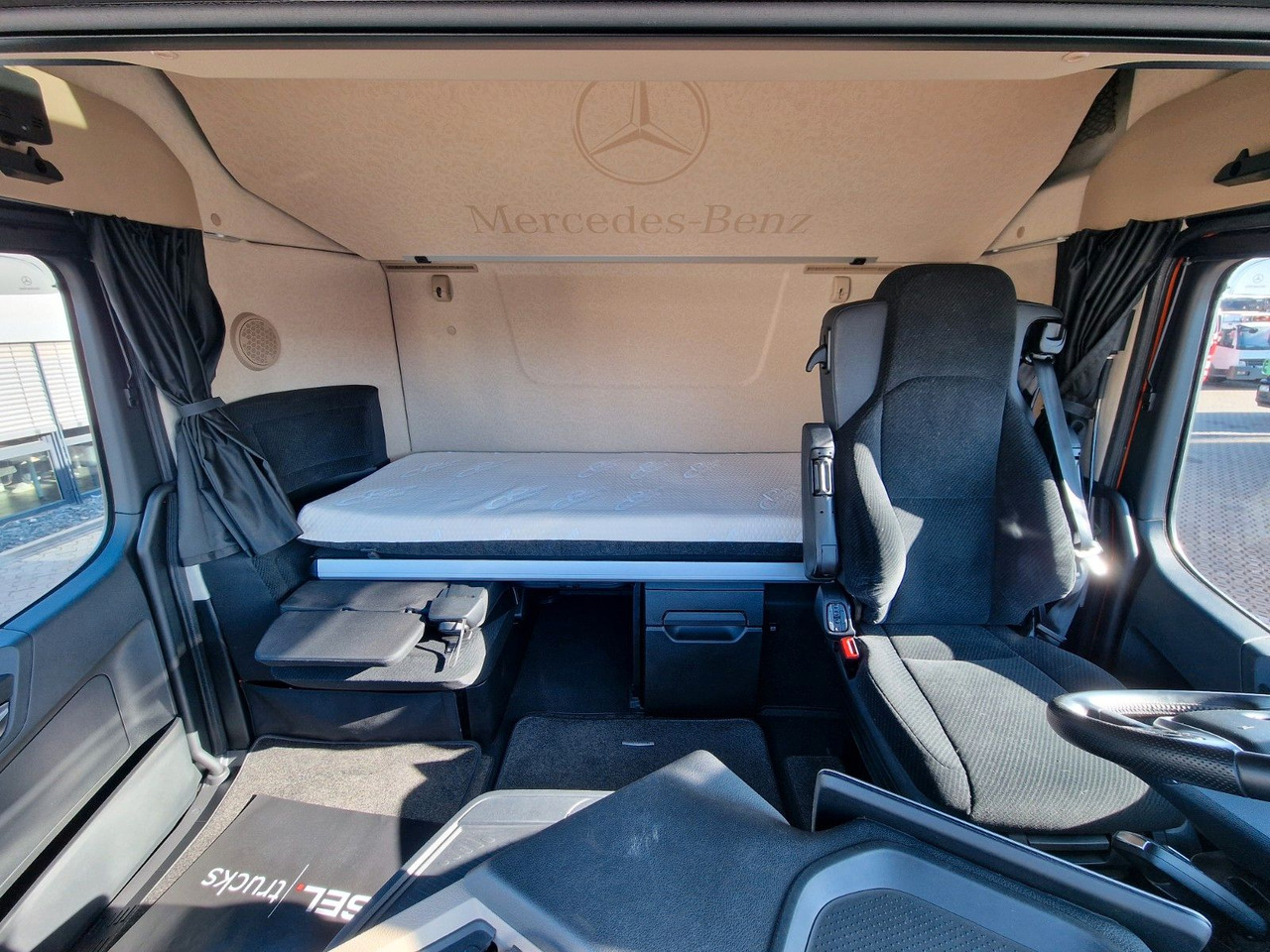 Curtainsider truck Mercedes-Benz Actros 2548 / Retarder / Euro 6E / Aluklappen: picture 19