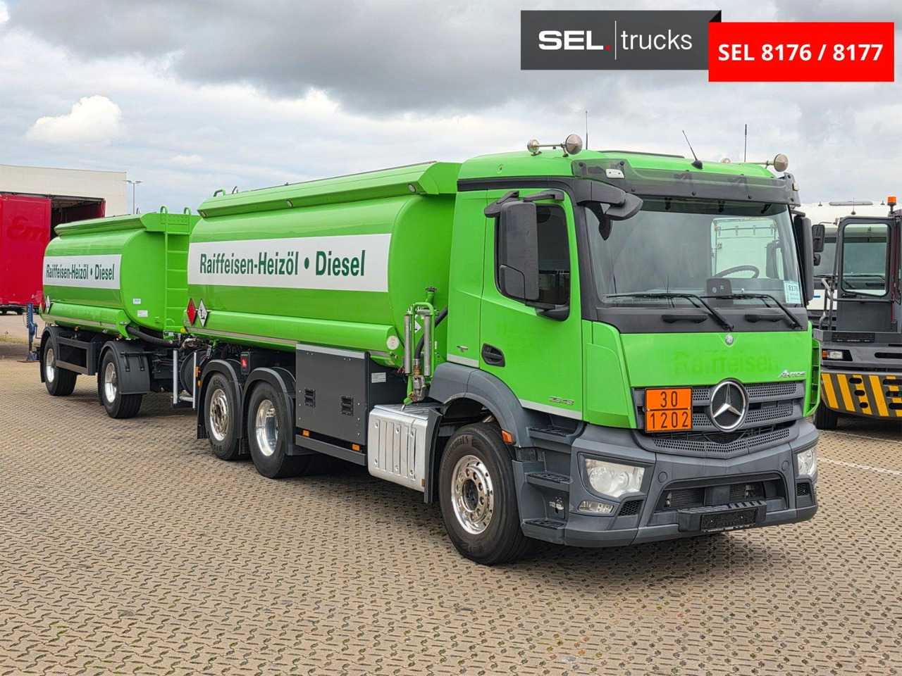 Mercedes-Benz Antos 2643 / Ret. / ADR AT / Lenkachse /KOMPLETT - Tank truck: picture 3 Mercedes-Benz Antos 2643 / Ret. / ADR AT / Lenkachse /KOMPLETT - Tank truck: picture 3