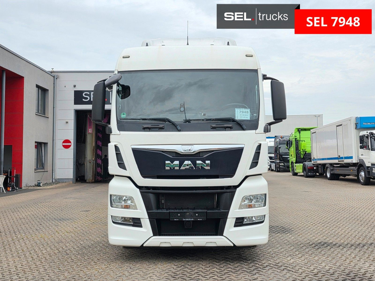 MAN TGX 18.400 4X2 LLS-U / ZF Intarder / LOW KM !! - Tractor unit: picture 2 MAN TGX 18.400 4X2 LLS-U / ZF Intarder / LOW KM !! - Tractor unit: picture 2