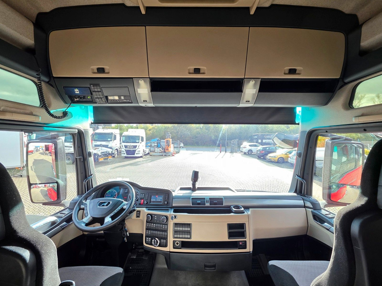 Tractor unit MAN TGX 18.460 4X2 BLS / Retarder / ADR AT: picture 32 Tractor unit MAN TGX 18.460 4X2 BLS / Retarder / ADR AT: picture 32