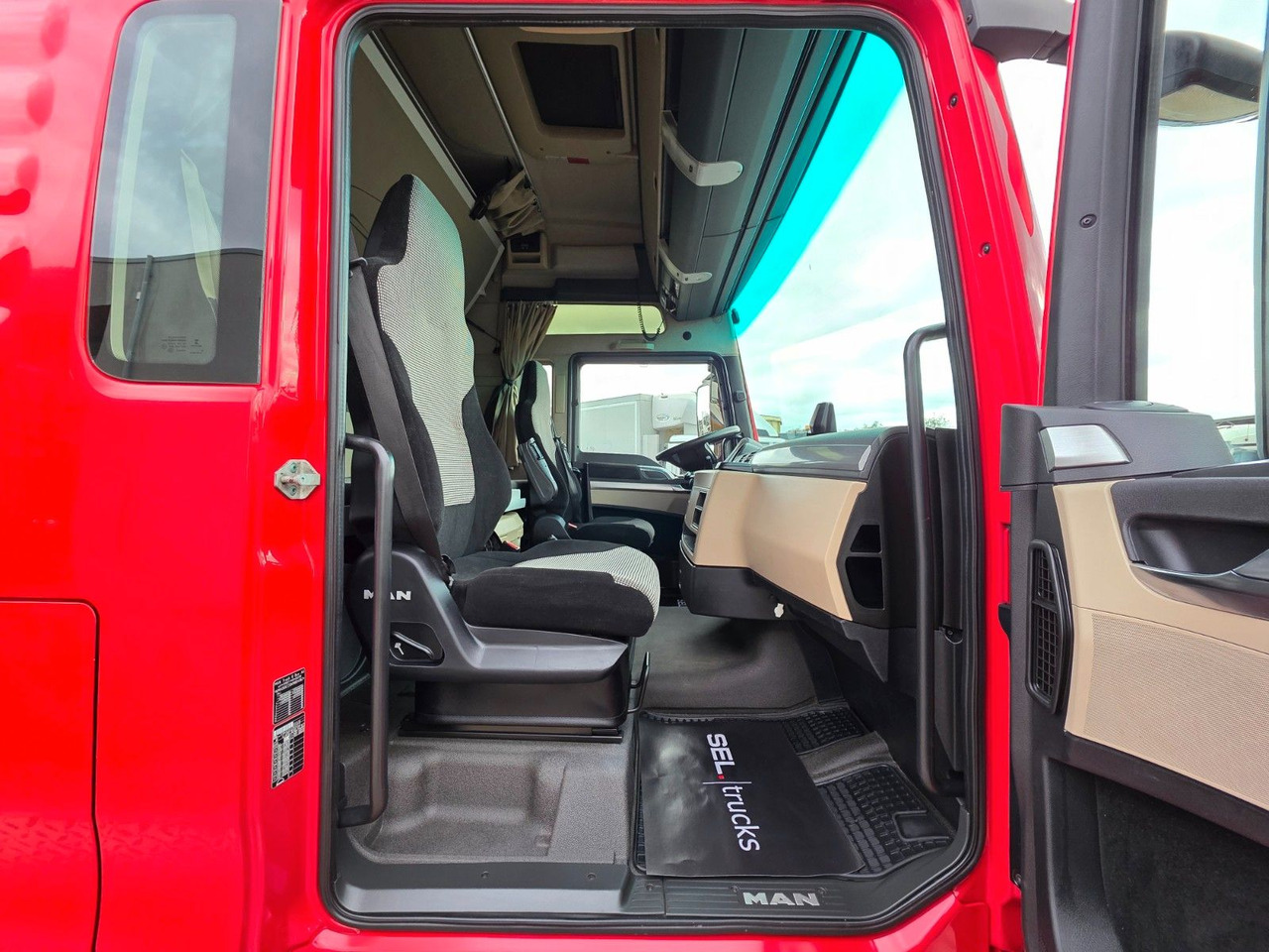 Tractor unit MAN TGX 18.460 4X2 BLS / Retarder / ADR AT: picture 28 Tractor unit MAN TGX 18.460 4X2 BLS / Retarder / ADR AT: picture 28