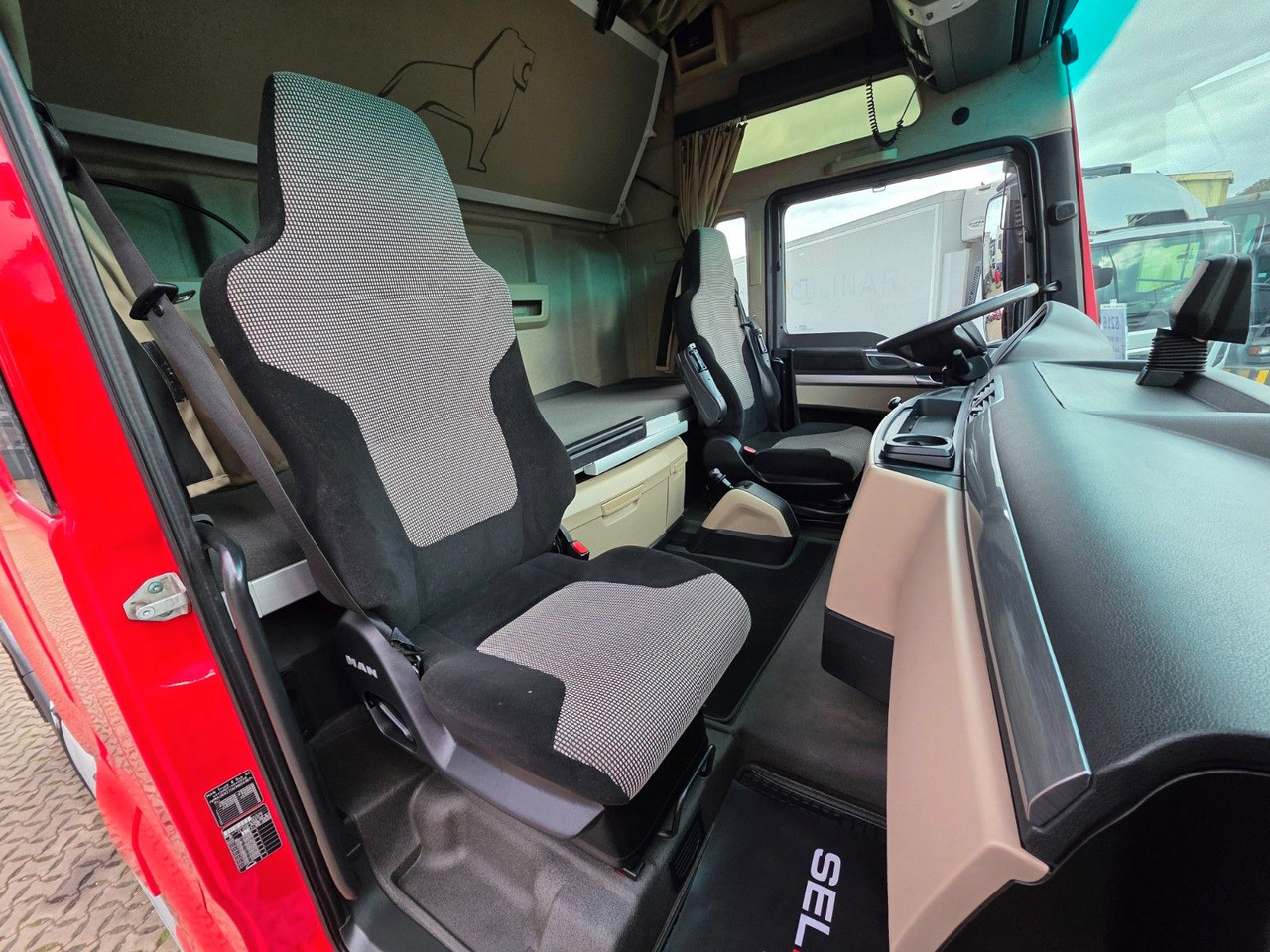 Tractor unit MAN TGX 18.460 4X2 BLS / Retarder / ADR AT: picture 29 Tractor unit MAN TGX 18.460 4X2 BLS / Retarder / ADR AT: picture 29