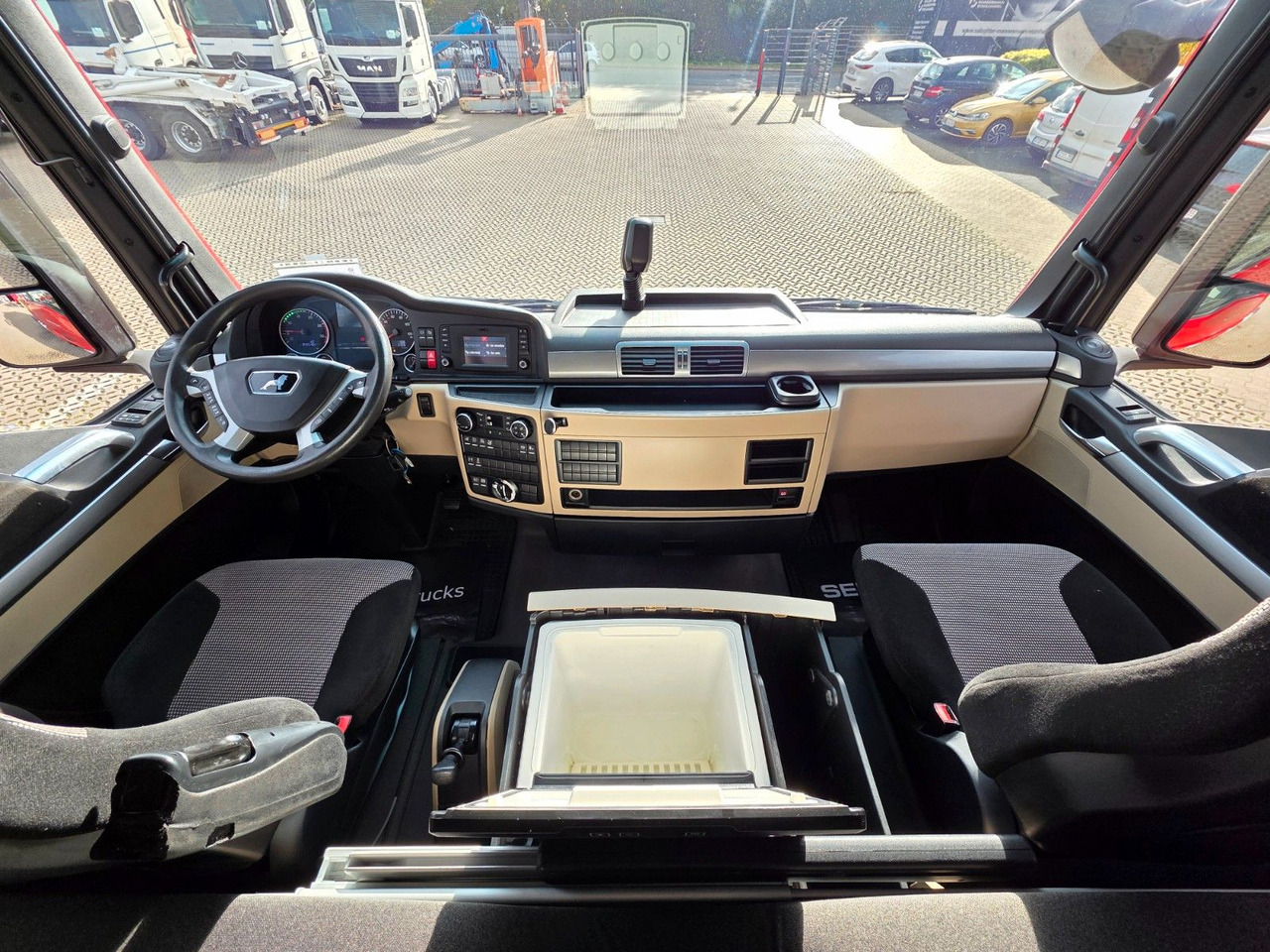 Tractor unit MAN TGX 18.460 4X2 BLS / Retarder / ADR AT: picture 35 Tractor unit MAN TGX 18.460 4X2 BLS / Retarder / ADR AT: picture 35