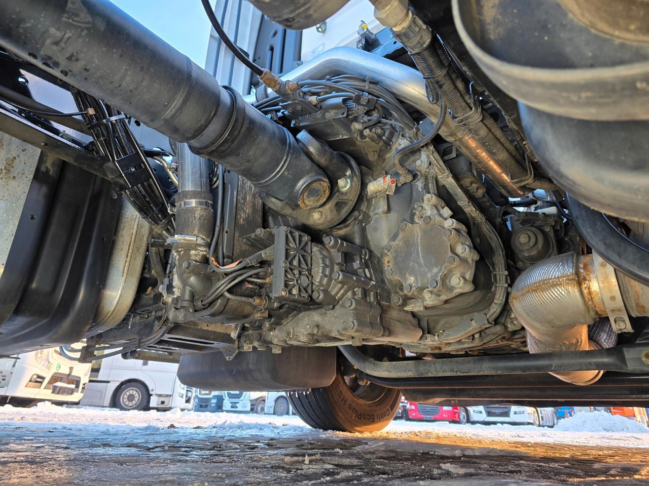 Tractor unit MAN TGX 18.460 4X2 LLS-U / Retarder / 2 Tanks: picture 22