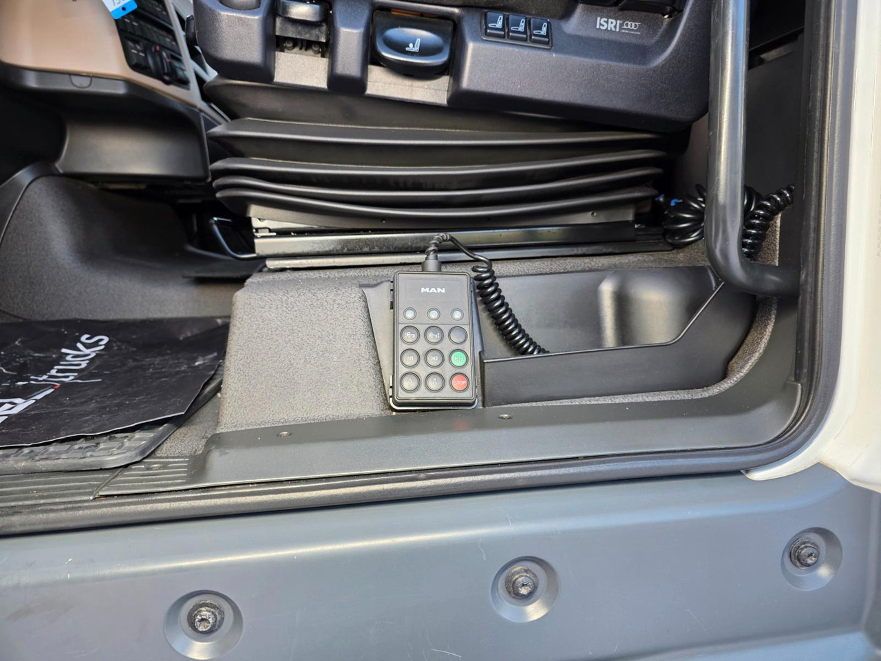 Tractor unit MAN TGX 18.460 4X2 LLS-U / Retarder / 2 Tanks: picture 44