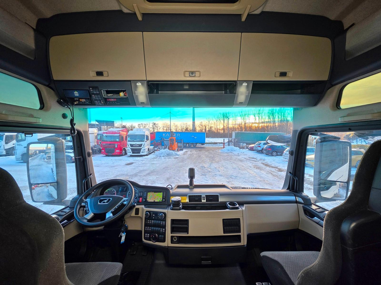 Tractor unit MAN TGX 18.460 4X2 LLS-U / Retarder / 2 Tanks: picture 35