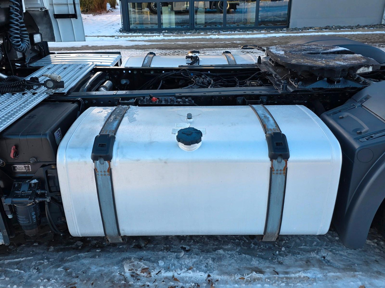 Tractor unit MAN TGX 18.460 4X2 LLS-U / Retarder / 2 Tanks: picture 16