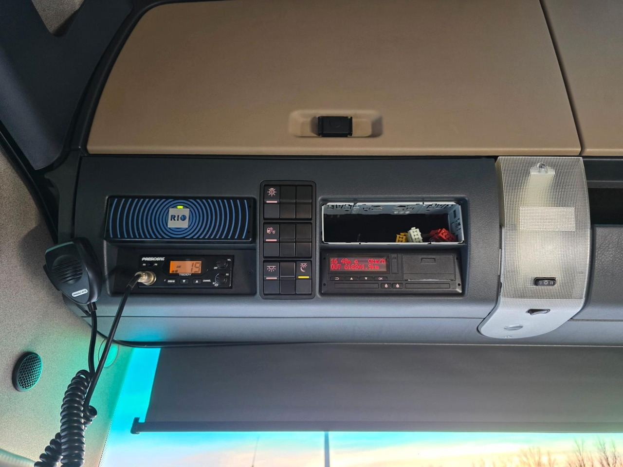 Tractor unit MAN TGX 18.460 4X2 LLS-U / Retarder / 2 Tanks: picture 37