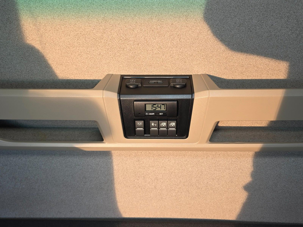 Tractor unit MAN TGX 18.460 4X2 LLS-U / Retarder / 2 Tanks: picture 33