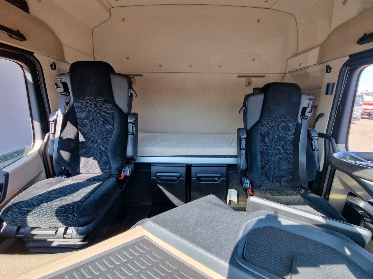 Tractor unit Mercedes-Benz Actros 1846 / Retarder / Kompressor / 6D: picture 21