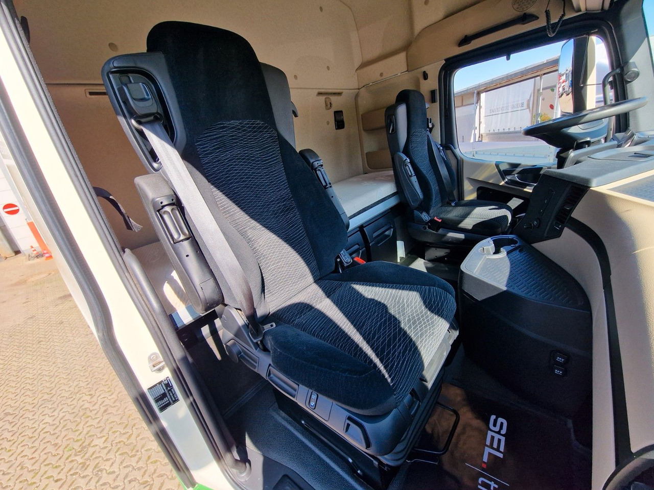 Tractor unit Mercedes-Benz Actros 1846 / Retarder / Kompressor / 6D: picture 20