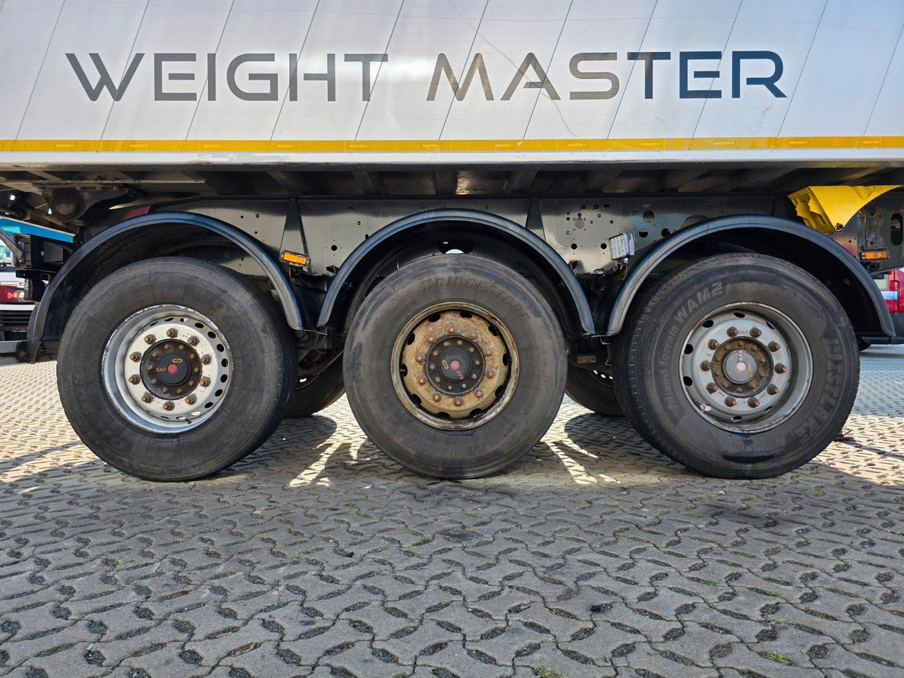 Tipper semi-trailer Wielton NW-3 / Liftachse: picture 22