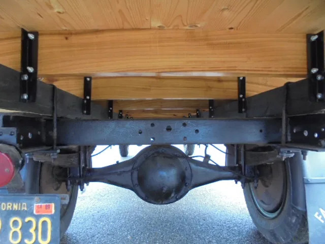 Dropside/ Flatbed truck Chevrolet 1 1/2 TON FLATBED: picture 9