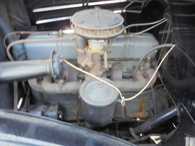 Dropside/ Flatbed truck Chevrolet 1 1/2 TON FLATBED: picture 14