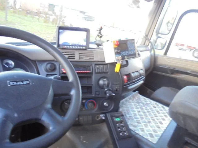 Garbage truck DAF CF 250: picture 12