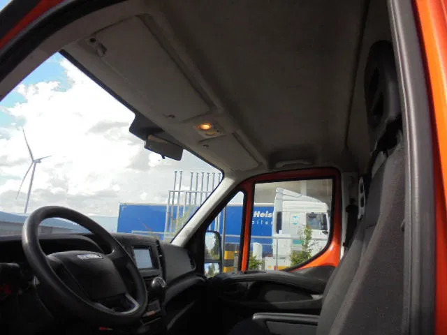 Interior photo 1: Box van Iveco Daily 35S14 3500KG