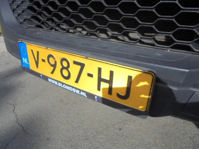 Box van Iveco Daily 35S14 3500KG: picture 18