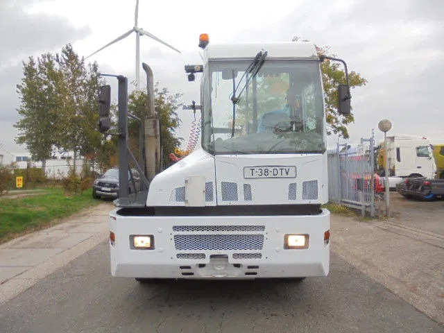 Kalmar TT616I TT616IC-9-L1A8 - Terminal tractor: picture 2 Kalmar TT616I TT616IC-9-L1A8 - Terminal tractor: picture 2