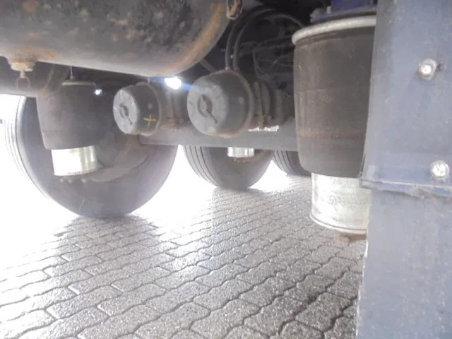 Curtainsider semi-trailer Kässbohrer XS: picture 12 Curtainsider semi-trailer Kässbohrer XS: picture 12