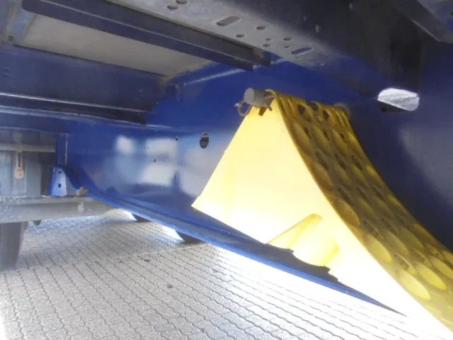 Curtainsider semi-trailer Kässbohrer XS: picture 16 Curtainsider semi-trailer Kässbohrer XS: picture 16