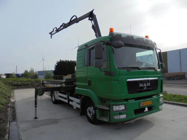 MAN TGL 12.220 - Dropside/ Flatbed truck, Crane truck: picture 4 MAN TGL 12.220 - Dropside/ Flatbed truck, Crane truck: picture 4