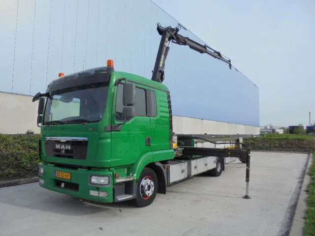 MAN TGL 12.220 - Dropside/ Flatbed truck, Crane truck: picture 1 MAN TGL 12.220 - Dropside/ Flatbed truck, Crane truck: picture 1