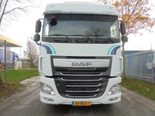 DAF XF 440 SPACE CAB - Tractor unit: picture 2 DAF XF 440 SPACE CAB - Tractor unit: picture 2