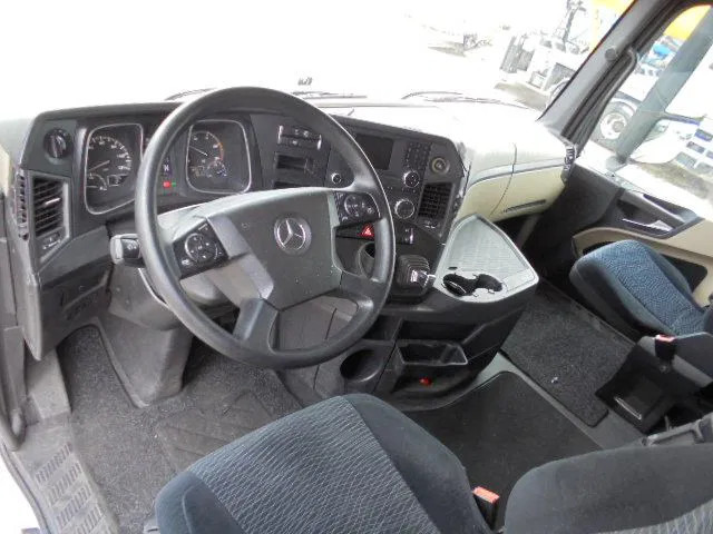 Mercedes-Benz Actros 1842 15x IN STOCK - Tractor unit: picture 3 Mercedes-Benz Actros 1842 15x IN STOCK - Tractor unit: picture 3