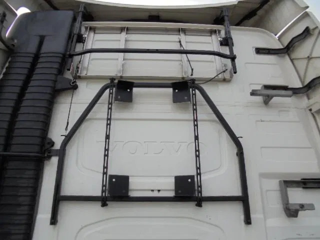 Tractor unit Volvo FH 420 MEGA NL TRUCK APK /TUV 01-05-2026: picture 10 Tractor unit Volvo FH 420 MEGA NL TRUCK APK /TUV 01-05-2026: picture 10