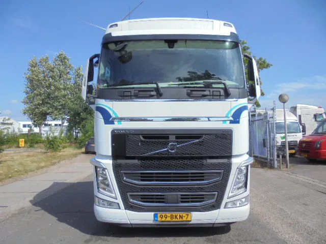 Volvo FH 420 NL TRUCK - Tractor unit: picture 2 Volvo FH 420 NL TRUCK - Tractor unit: picture 2