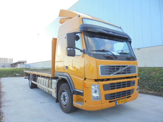 Volvo FM FM 300 LOW KM - Box truck: picture 3 Volvo FM FM 300 LOW KM - Box truck: picture 3