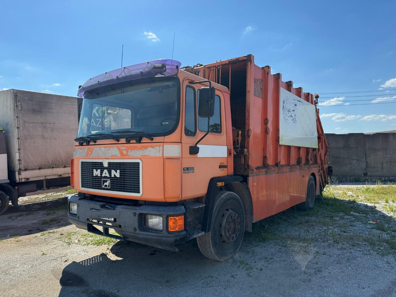 MAN 18.262 - Garbage truck: picture 1 MAN 18.262 - Garbage truck: picture 1