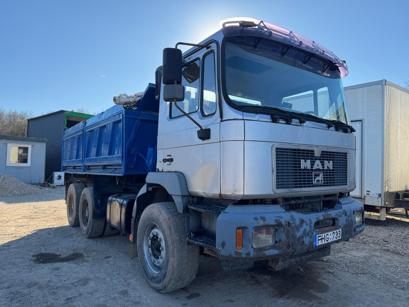 MAN 26.403. 6x4. Spring/Air - Tipper: picture 2 MAN 26.403. 6x4. Spring/Air - Tipper: picture 2