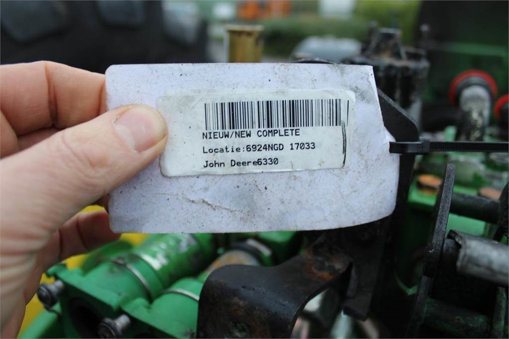 John Deere 6000- 30 4 cyl. - Farm tractor: picture 4 John Deere 6000- 30 4 cyl. - Farm tractor: picture 4