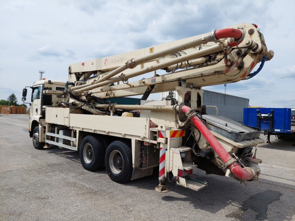 MAN TGA 33.400 6X4 BB - betonpumpa JMBH 33 m - Concrete pump truck: picture 4 MAN TGA 33.400 6X4 BB - betonpumpa JMBH 33 m - Concrete pump truck: picture 4