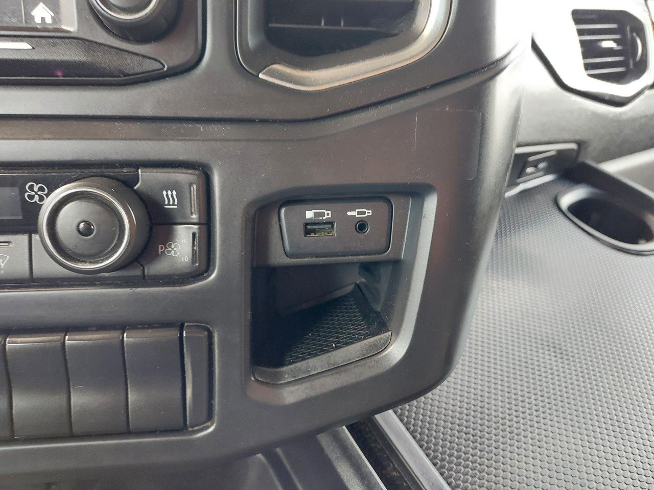 Tractor unit Scania R450 A4X2NB Luft/Luft Hydraulik: picture 37 Tractor unit Scania R450 A4X2NB Luft/Luft Hydraulik: picture 37