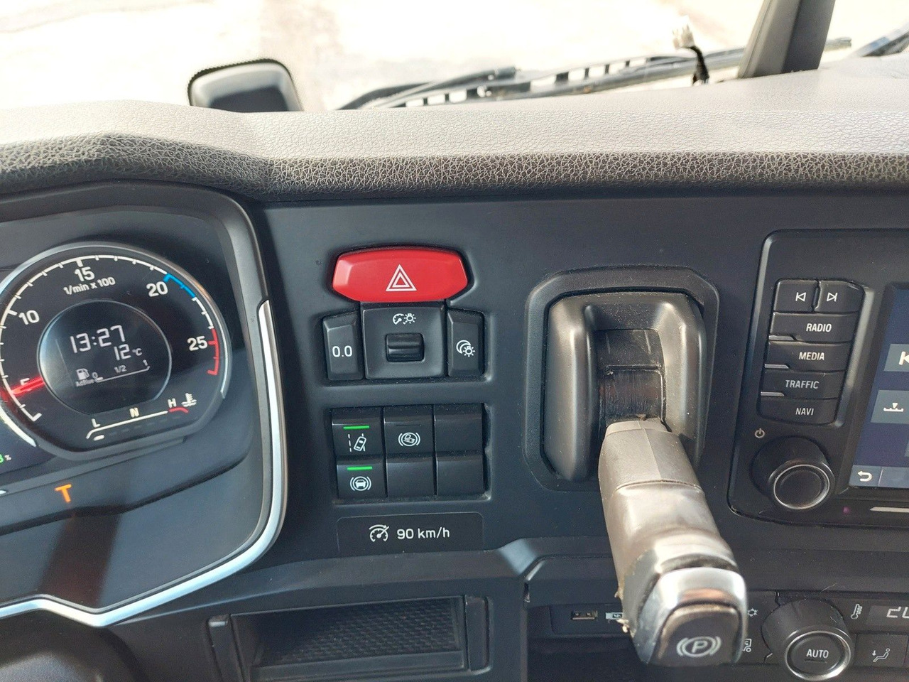 Tractor unit Scania R450 A4X2NB Luft/Luft Hydraulik: picture 34 Tractor unit Scania R450 A4X2NB Luft/Luft Hydraulik: picture 34