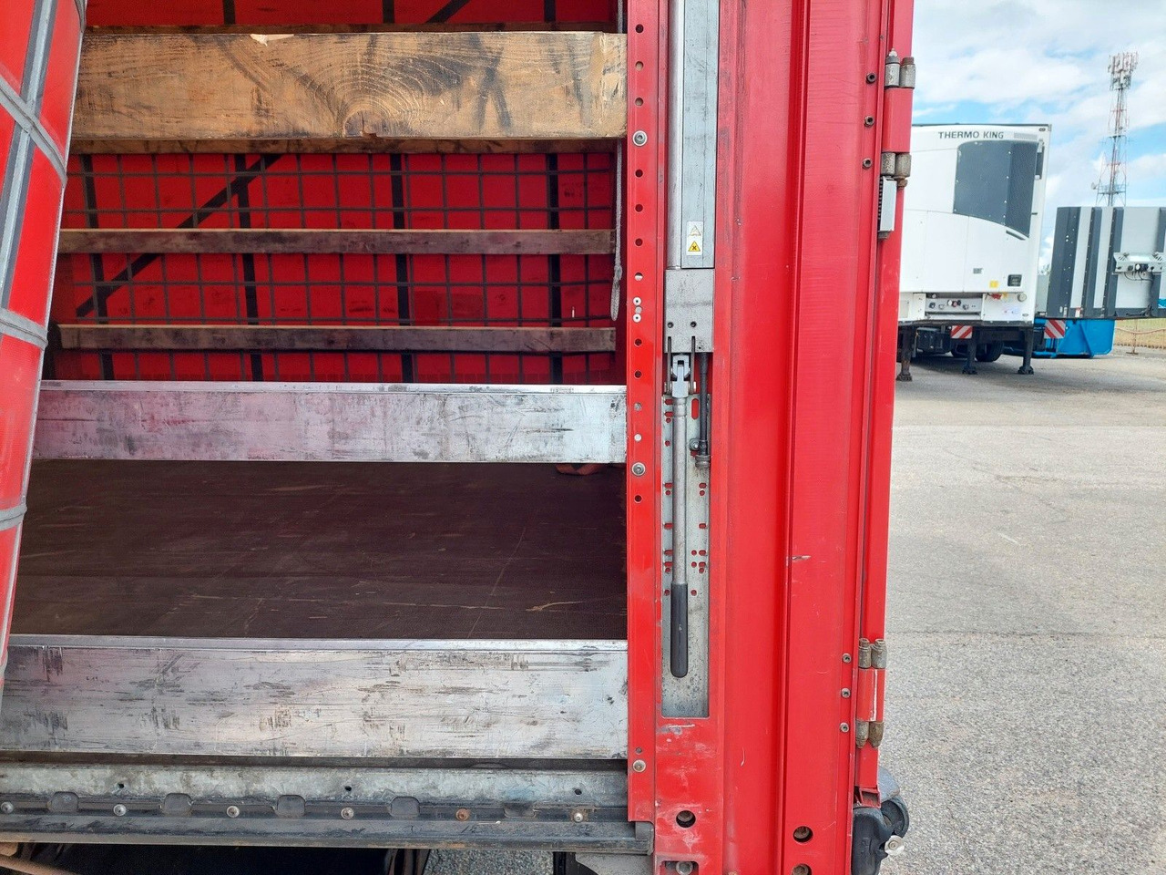 Curtainsider trailer Wielton PC2K tandem Durchbar: picture 10